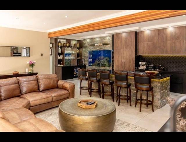 5 BEDROOM HOUSE FOR SALE IN MEER EN SEE